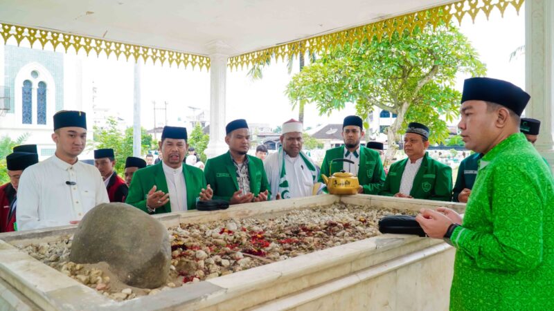 Warga Wasliyah Ziarahi Makam Ulama dan Mursyid di Sumut