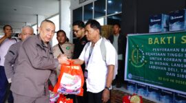 Kordinator Forwaka Sumut Peduli Bencana Terima Bantuan Kajati Sumut Dr Harli Siregar SH MHum untuk Disalurkan ke Jurnalis dan Masyarakat