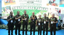 Harli Siregar Terima Satya Lencana Wira Karya dari Presiden Prabowo