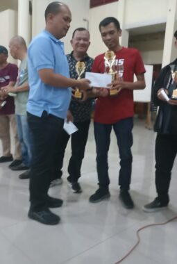 Tumpak Manik dan Bardansyah/Arfin Nasution Juarai Turnamen Domino PWI Sumut Piala Kapolrestabes Medan