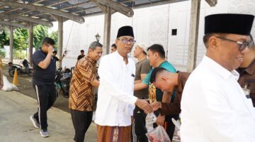 Kajati Sumut Bilang Qurban Bukti Nyata Ketaqwaan pada Allah SWT di Acara Pembagian Daging 13 Sapi dan 2 Kambing